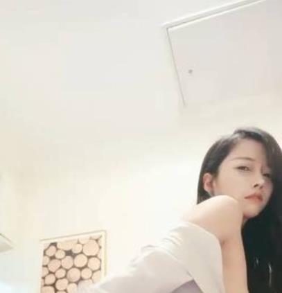 虎牙人气狐媚小妖精主播定制资源【1v-1.08G】