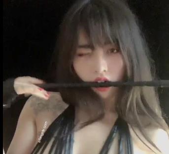 Twitter研究生网红《恐龙小宝贝》