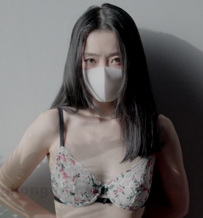 《Hongkongdoll玩偶姐姐》最新小碎花内衣个人solo