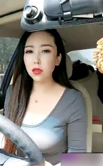 蜜桃御姐4月系列27部户外情景拍摄