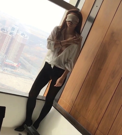 劲爆-黑丝裤袜御姐两部流出