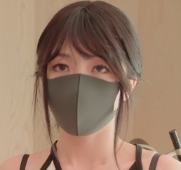 揭秘-某艺校甜美学妹，为爱迷途沦陷，在床边给力上演无防护孕育输出