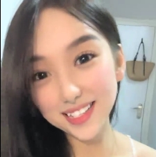 清秀校花自玩超刺激还有胡萝卜什么梗？