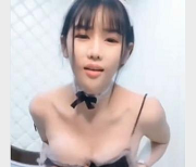 推特极品粉嫩童颜妹子少男榨汁机（Huluwa）