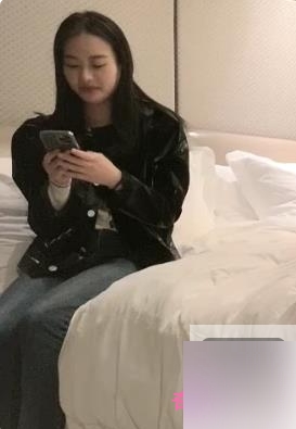 探花界一哥《小宝寻花》和黑色毛衣极品美腿女神深入交流【】