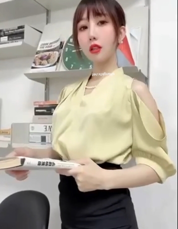 有尺度双人撕袜爱抚自摸视频1V+147MB百度盘