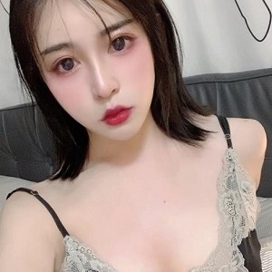 精选玉足TS妍熙：美脚、性感身材、迷人笑容、粉丝、疯精选玉足TS妍熙：性感身材、迷人笑容，征服粉丝的美脚女神