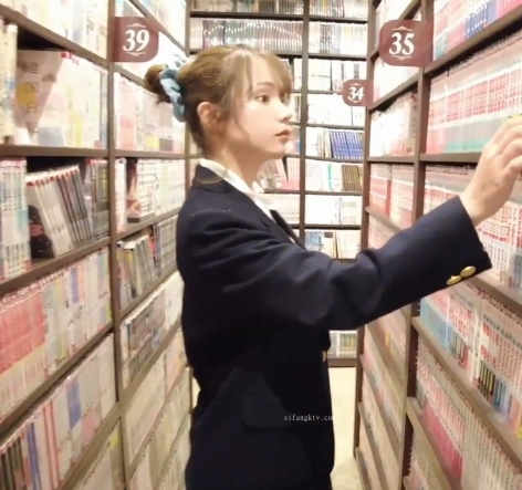 《百度盘：美女图书馆中的1V喷泉，让你玩弄想象力！》