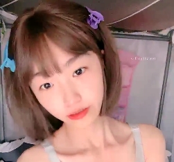 高颜值寝室呜崽酱lu+bi露奶视频，5V电源，2.33GB资源，百度盘分享