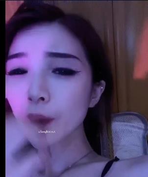 抖音网红女神小蔡在榜上大哥撞击事件中的表现