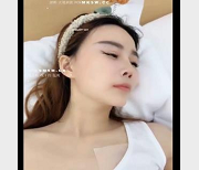 草莓酱酱自拍4V-1G视频，CB用嘴T脚，高能画面