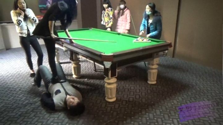 13分钟玩奴体验：多主台球厅的独特魅力