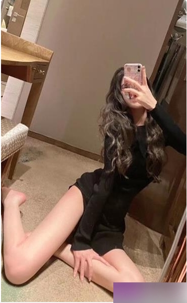 上海绝美健身教练咸蛋小姐自拍作品