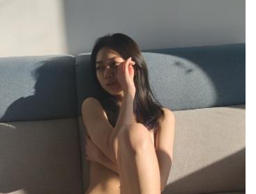 国模刘兵绝版资源全果作品合集，火爆学生妹身材纤细，浮力姬舞蹈功底，粉嫩女模特下载观赏