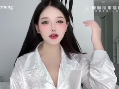 “欲梦：13分钟滤镜自拍视频，蓝丝大长腿颤抖！粉丝幸运儿即将揭晓！”