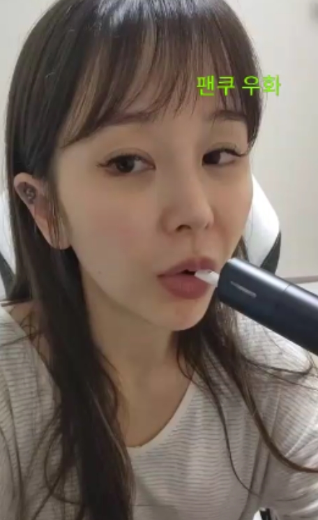 高颜值韩国直播系列：fall12345678，1V+2.6G，1080P，百度云，解压密码