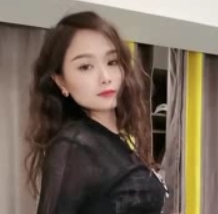 小乖乖女直播放飞自我刚成年弟弟