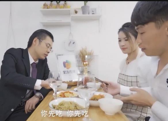 妻子的谎言：眼镜D丝男爆弄无保护怼脸上，29分钟剧情传媒大片