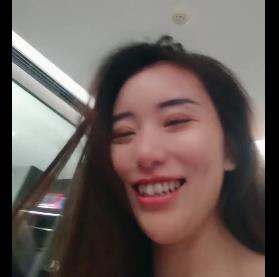 团建女王姐妹两自拍视频：神秘黑丝眼罩时长1小时34分钟，观看下载