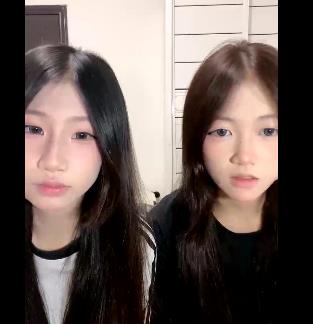 大学生闺蜜馒头小特写车衣道具秀，颜值嫩妹学生魅力无限