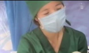 珍贵资源揭秘：极限控J+医术展示，男主处理肾结石手术给作视频