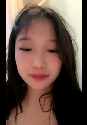 清纯矜持主播火爆实战视频，时长1小时5分，大小1.2G