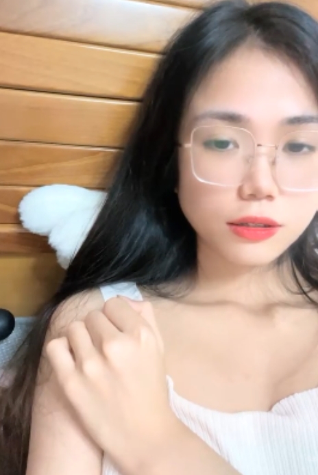 沉沦的校花学姐：听者貌貌23v21.5g