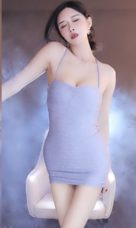 “小恩雅：热舞大摆锤，长安城舞胀娆加特林1V1G”