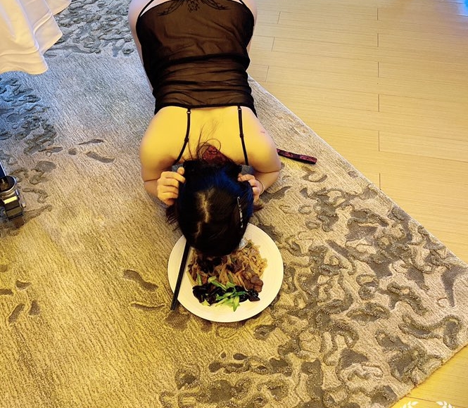 推特金主63v3g：优雅金领，有钱会玩女，百度ED2K视频收藏大揭秘