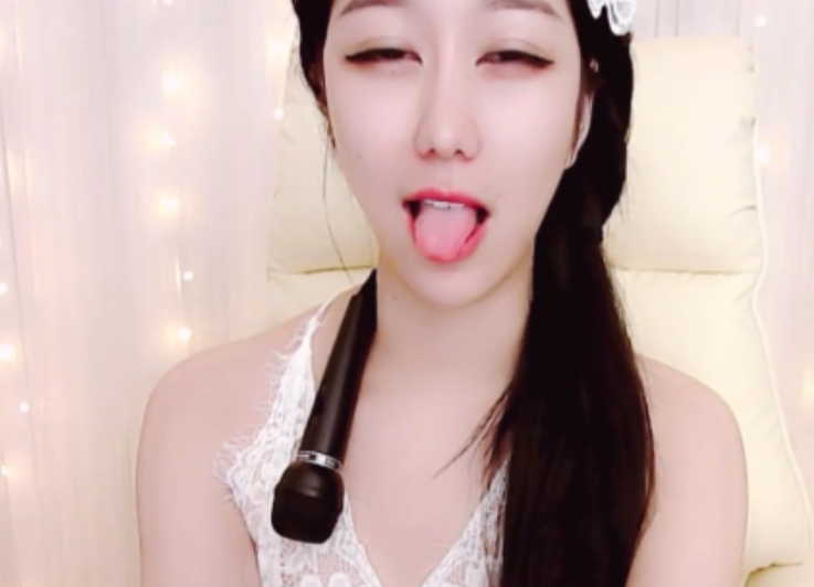 CB站热播《meow7V5.23G》：方丈幽默生活趣事，5.23G视频收藏