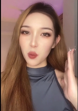 宋可13位美女互动图片：某处球球精选