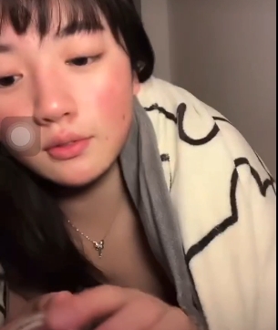 宋可13位美女互动图片：某处球球精选