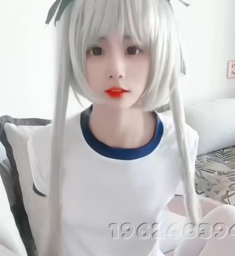 小雯宝宝：超幼齿露脸合法妹子，清纯妩媚放飞自我视频大放送！