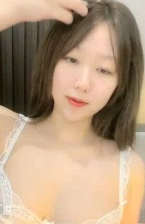 美女小川：勇敢挑战大怪兽，放飞自我视频2.15G