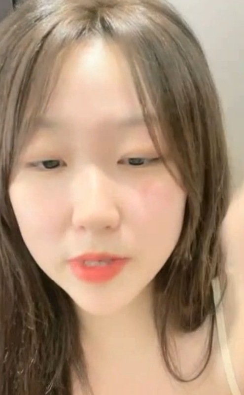 美女小川：勇敢挑战大怪兽，放飞自我视频2.15G