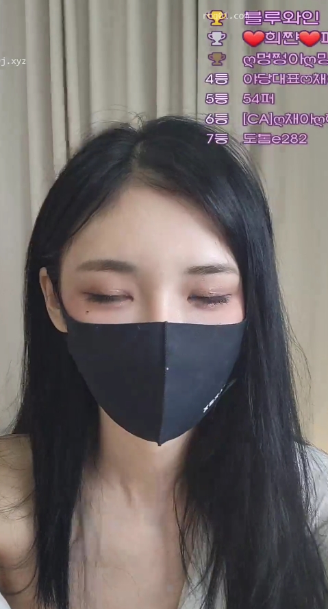 迷人韩国萌妹iamriri80v21g视频风靡网络