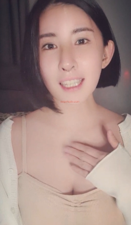 韩国主播ekgp0505劲爆甩奶按摩表演合集18G，H级丰乳胖臀御姐震撼登场！