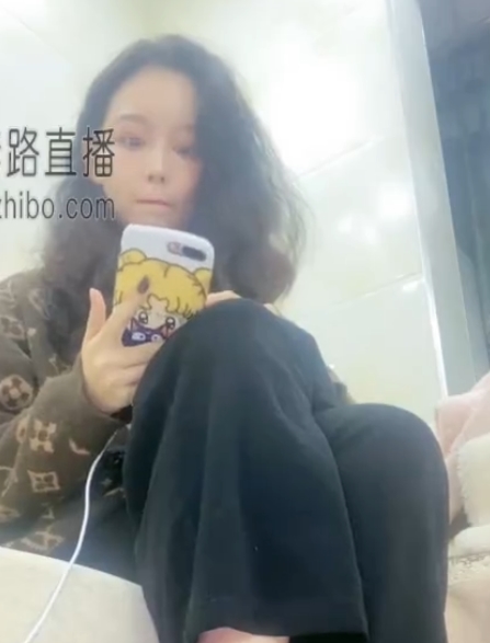 套路直播热播节目《豆满月》，17v9.38g成焦点，百度ED2K双平台收藏