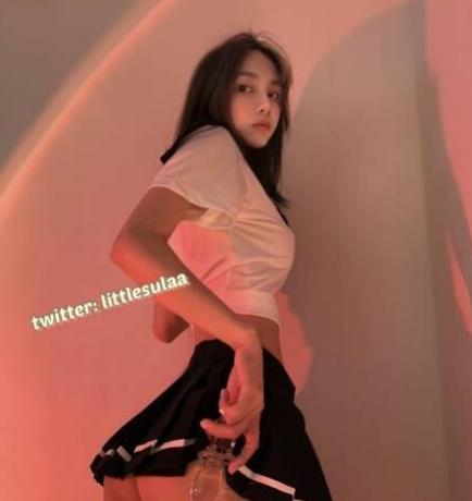 说，这套视频集合不仅是一份赚钱的资源，更是一部颜值、身材、眼睛等方面都极具吸引力的精选作品。快来感受Lilesulaa带来的视觉盛宴吧！