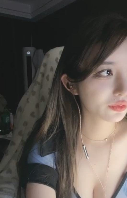 年末巨献！超美女神绵绵熊释放，顶级美人儿即将登场！1.3G视频震撼上线百度盘！