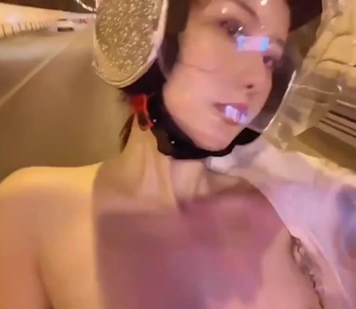 网红小姐姐优质大罩杯大神猫先生新作：1.1G重磅炸弹，2v高清画质