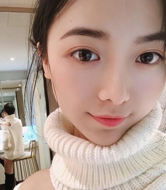 高端泄密美女王媛媛尺度互动私拍展示，高清露脸四人游，解压方式简单，提取码轻松获取