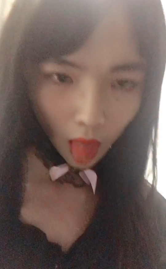 潼潼伪娘视频合集：18V2.46G，百度盘永久有效，压缩格式PDF转rar或7z