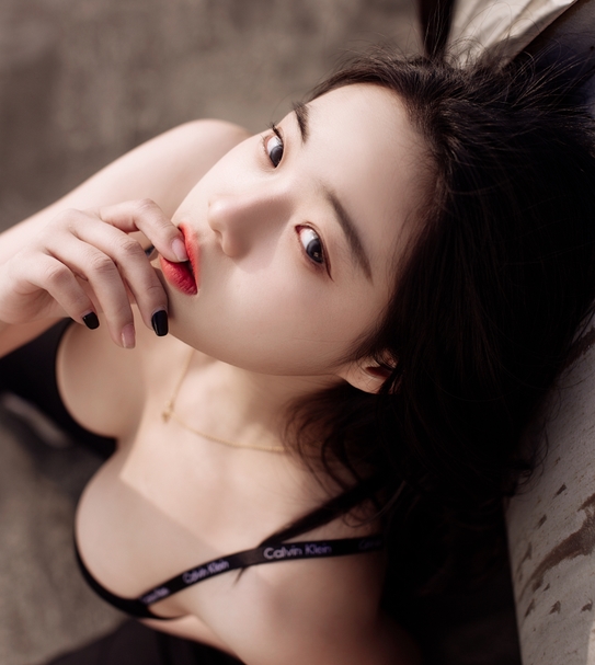 真实女体艺术大师潜规则私拍精选身材天台全方位展示1.5G视频百度盘