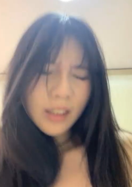 清纯学生妹桂纶镁高颜值约会视频，百度盘下载快速方便