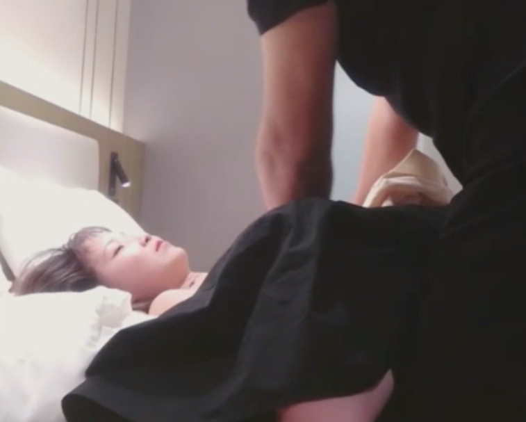 清纯学生妹2V超嫩420MB视频，百度云下载，优质探花精选