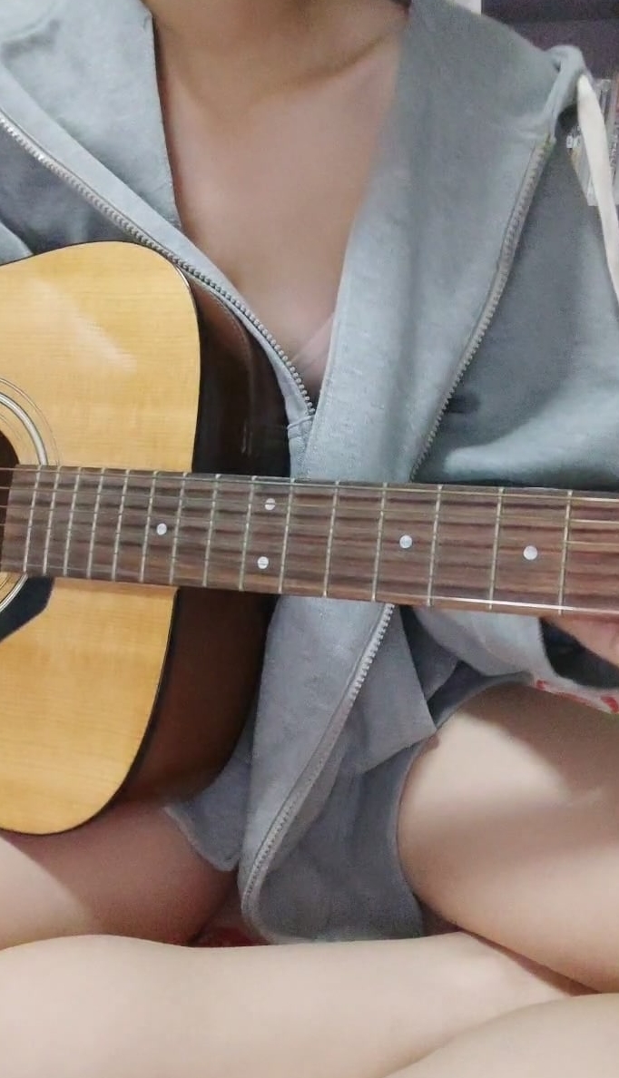 才艺美少女小童叹气13V22.1G视频合集，含露脸照，21个短视频