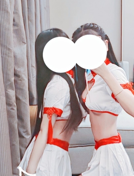 拜金女神贝贝：反差生活大揭秘，1338张照片54个视频全方位展示