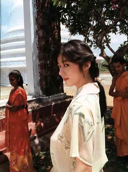 港风美女青山知可子带你领略90年代自行打包乐趣