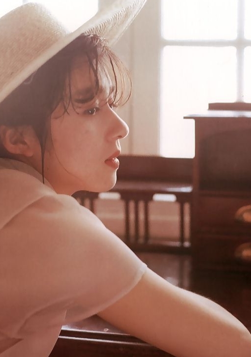 港风美女青山知可子带你领略90年代自行打包乐趣